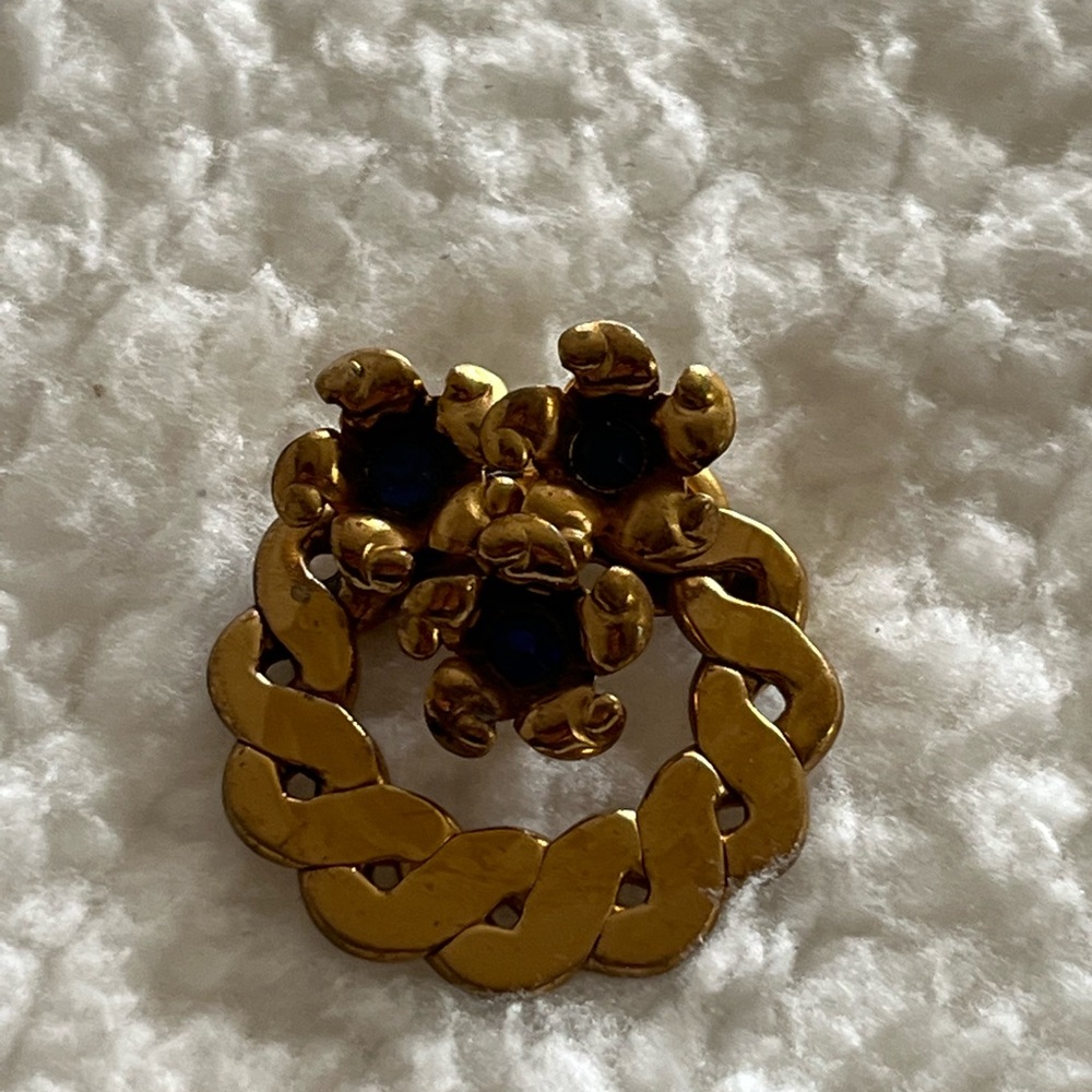 Brooch vintage